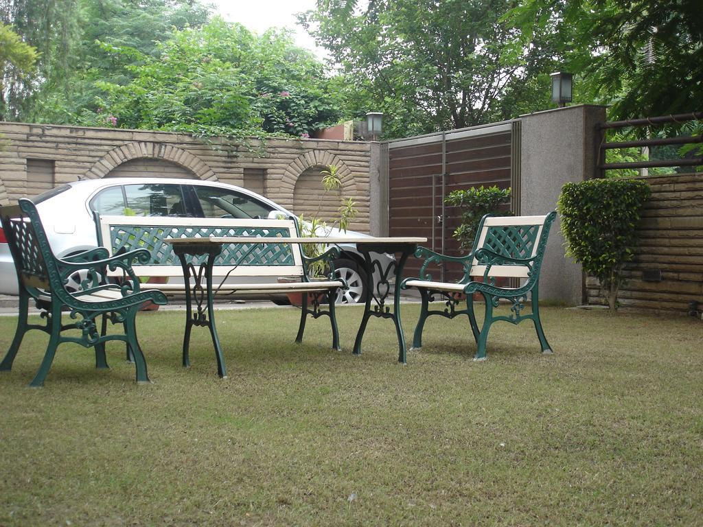 J'S Inn Nuova Delhi Esterno foto
