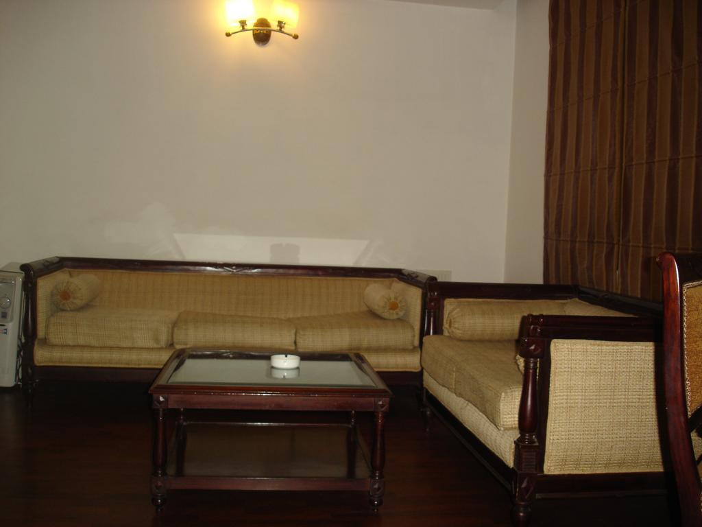 J'S Inn Nuova Delhi Esterno foto